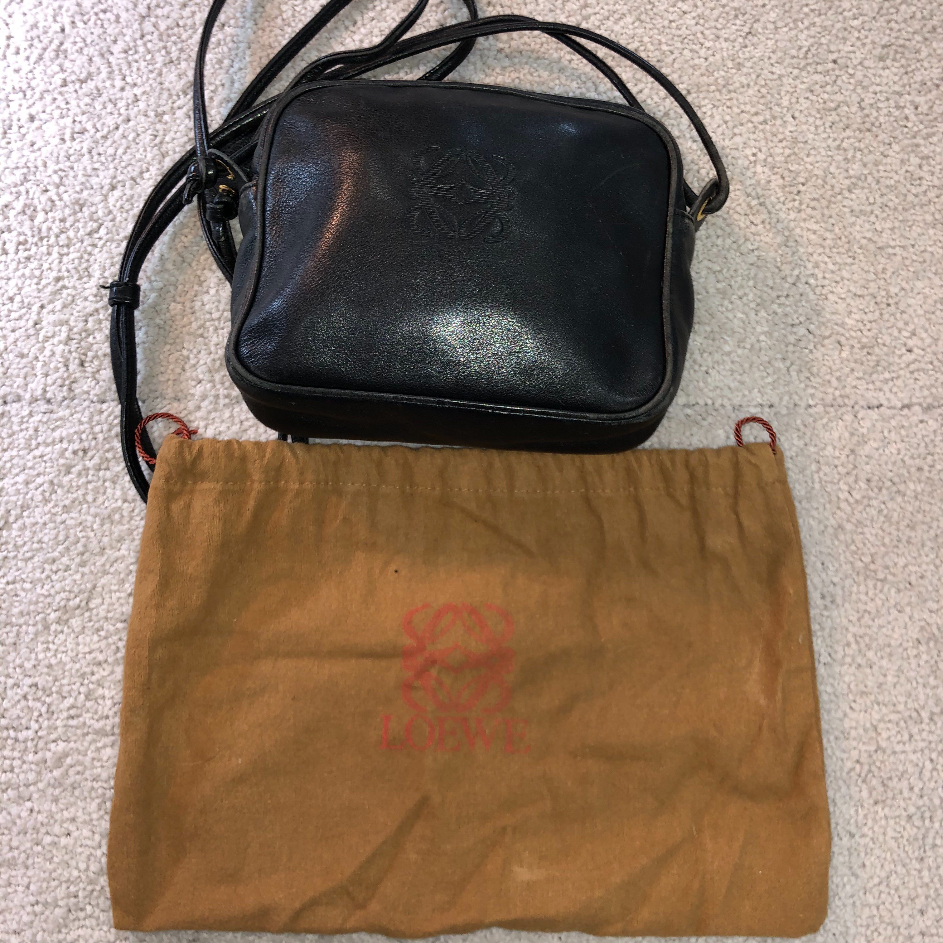 ロエベ ショルダーバッグ 黒 レザー