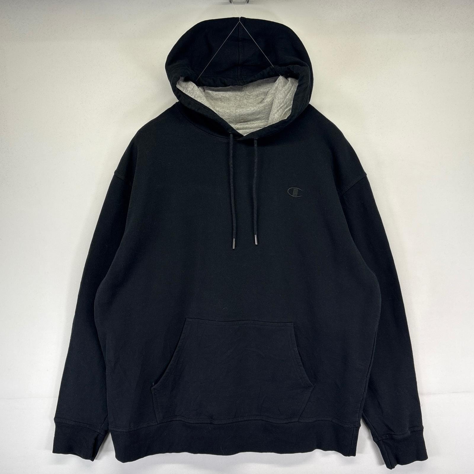 古着 チャンピオン Champion パーカー ワンポイントロゴ 刺繍 スウェット プルオーバー フーディー XL  ブラック系 メンズ