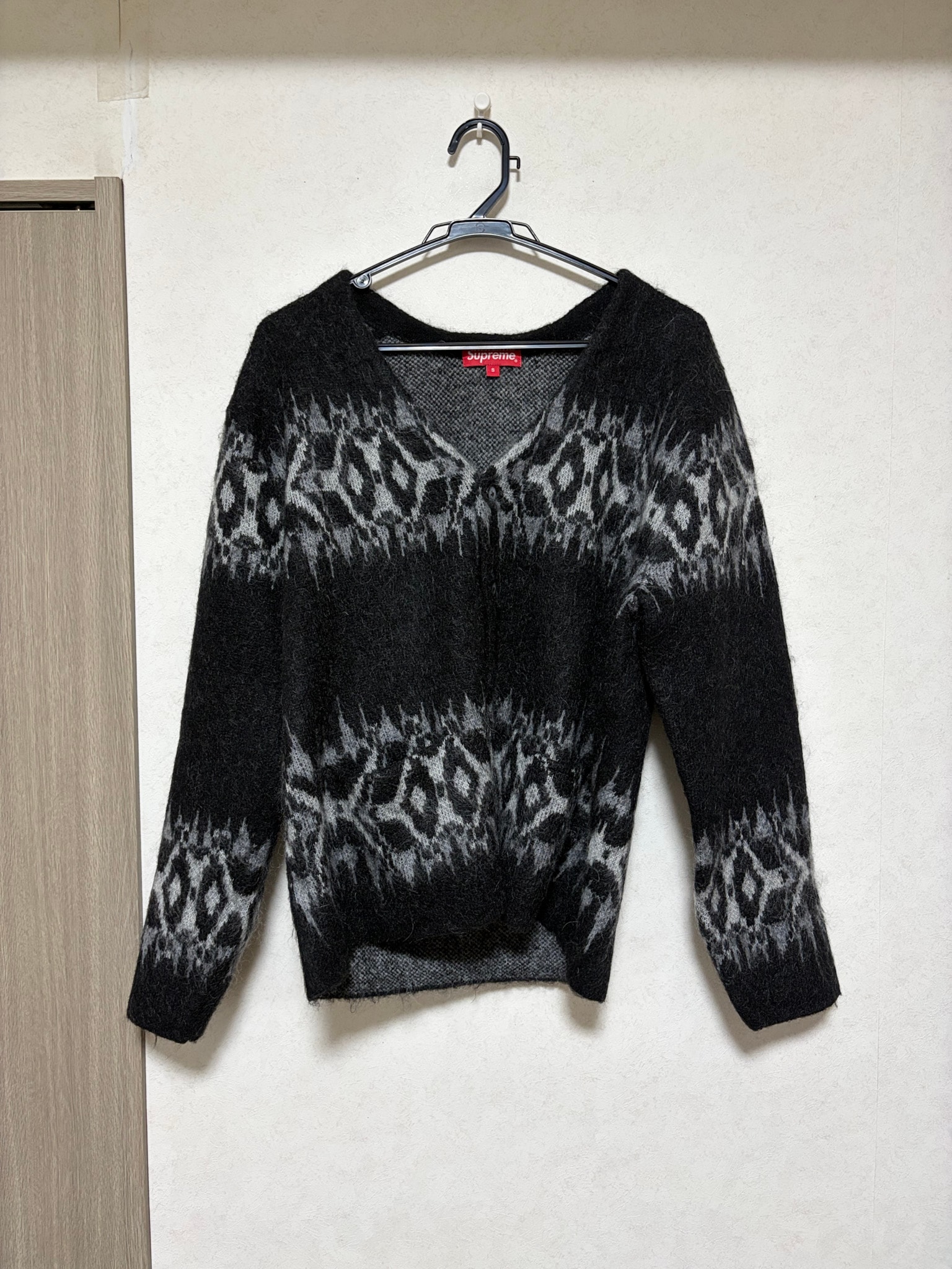 Supreme Abstract Stripe Cardigan "Black"