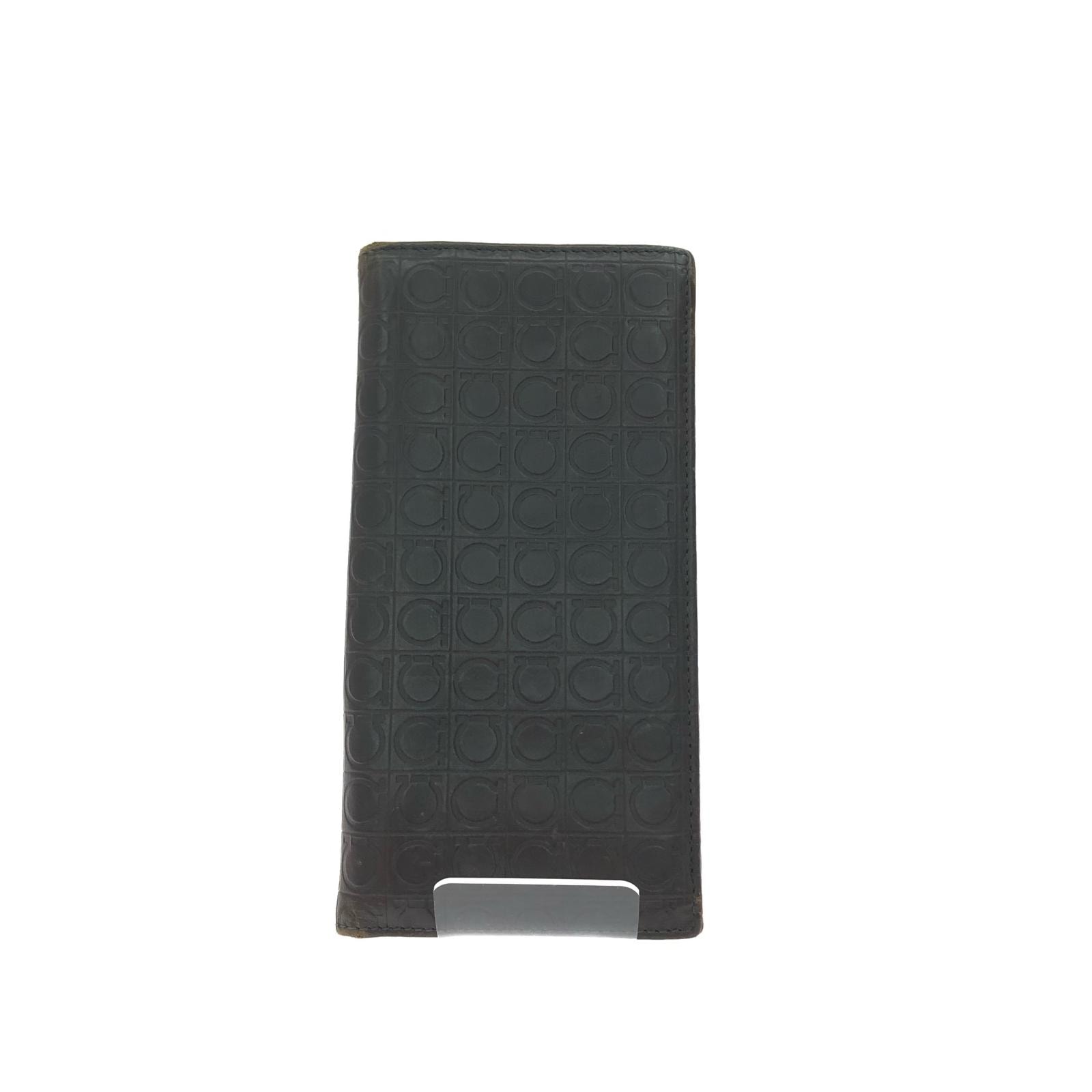 ▼▼Salvatore Ferragamo サルヴァトーレフェラガモ 二つ折り長財布 ガンチーニ 総柄 型押し レザー IY-569413 ブラウン