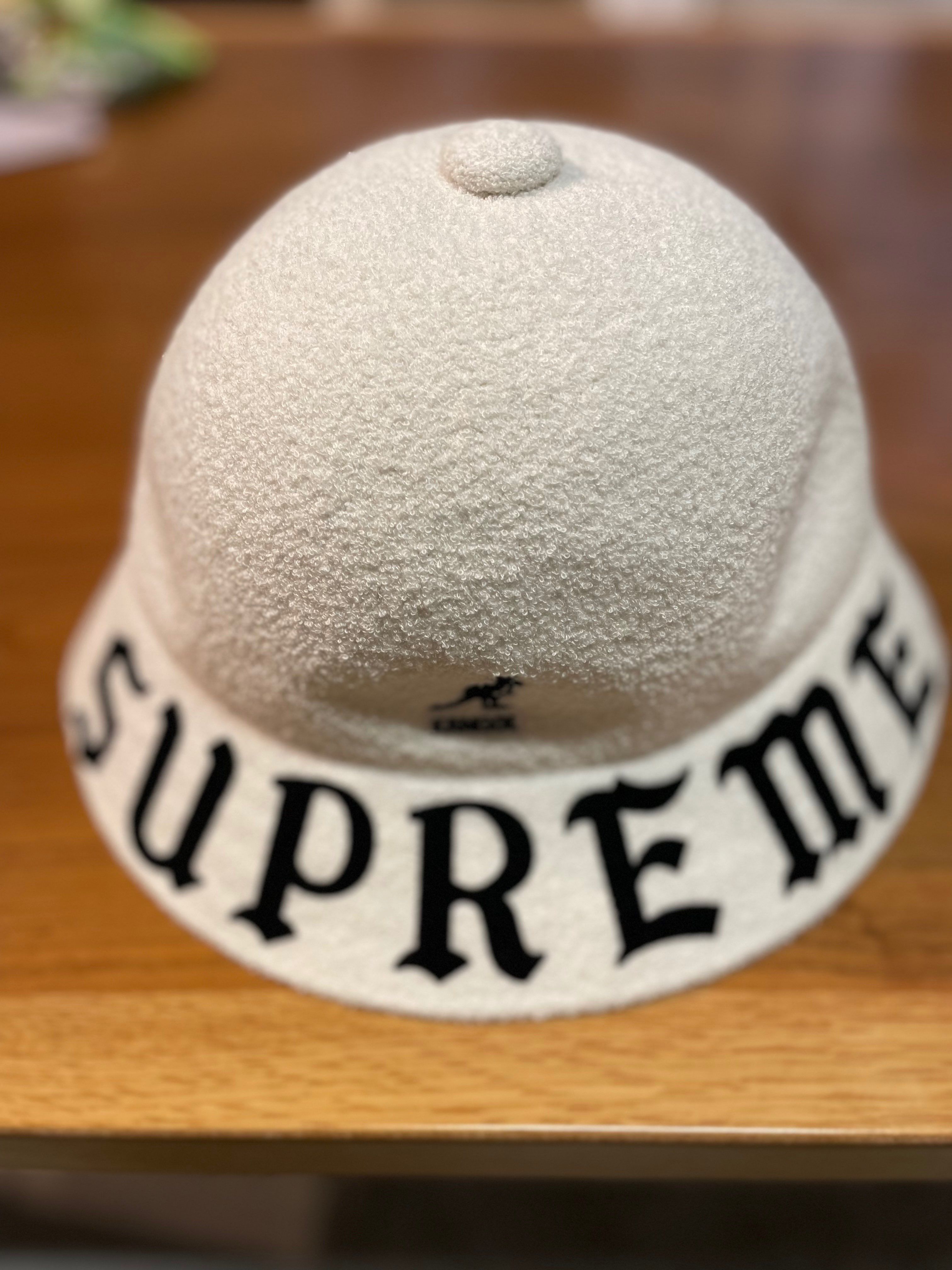 Supreme / Kangol® Bermuda Casual Hat "White"