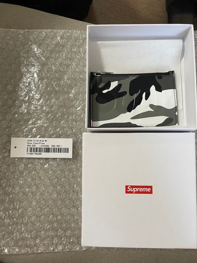 Supreme Leather Zip Card Holder (25SS) "Snow Camo"