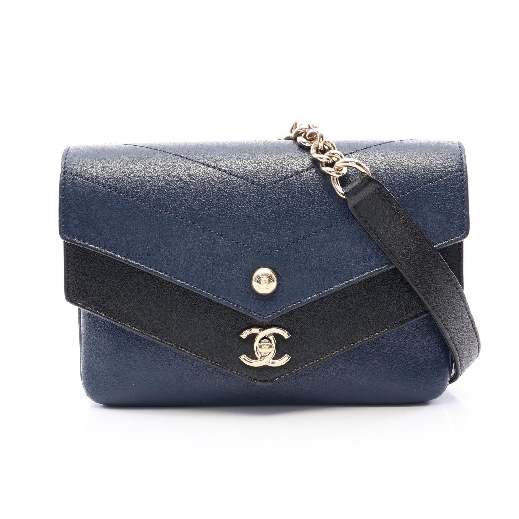 シャネル CHANEL シェブロン Vステッチ ショルダーバッグ バッグ レザー レディース ネイビー系 / ブラック系 【中古】