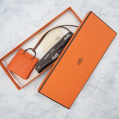 HERMES(エルメス)サック・オランジュ バッグチャーム ヴィンテージ オレンジ レザー バッグアクセサリー ショッパーモチーフ 箱付き【中古】