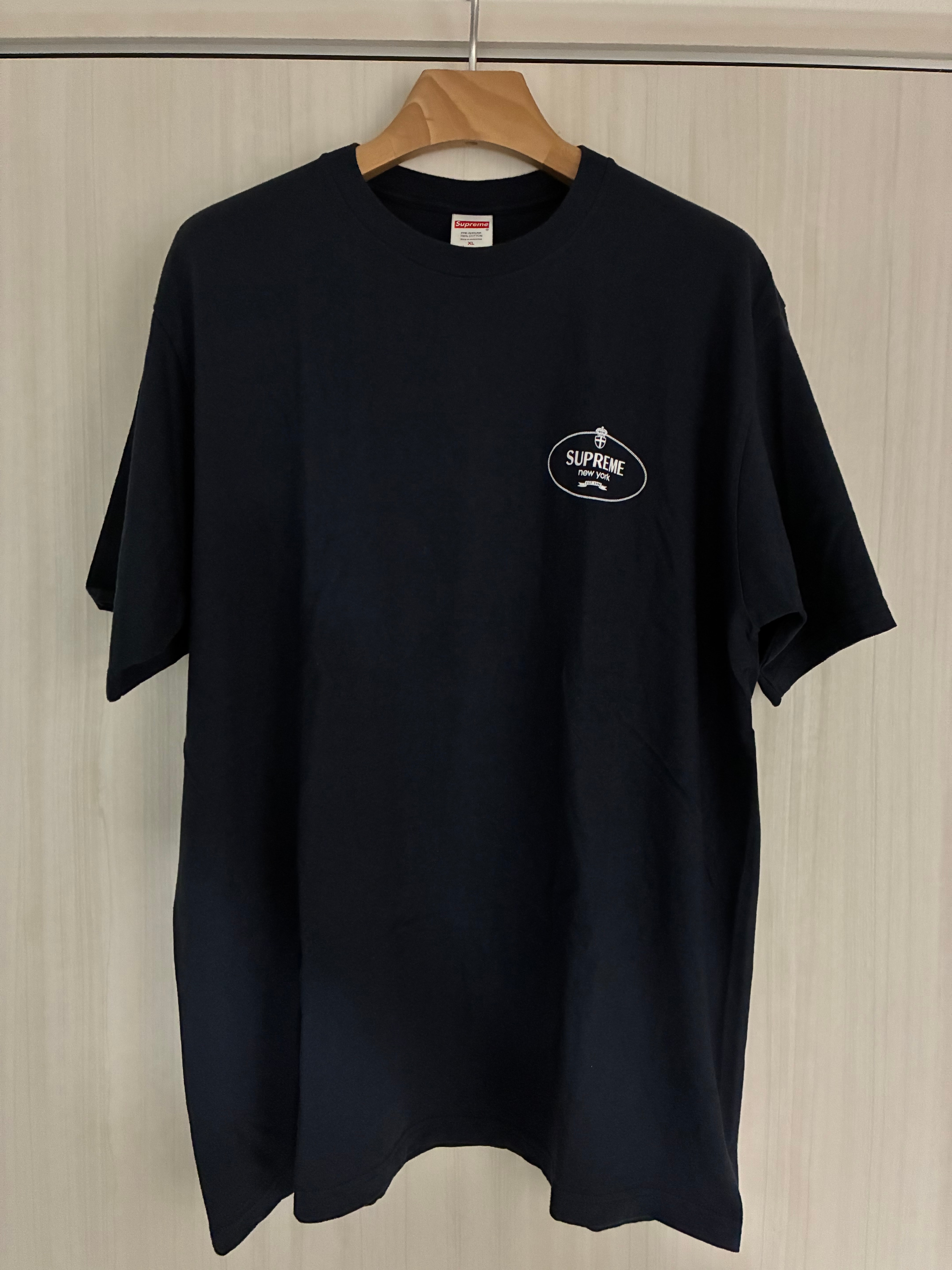 Supreme Crest Tee "Navy"