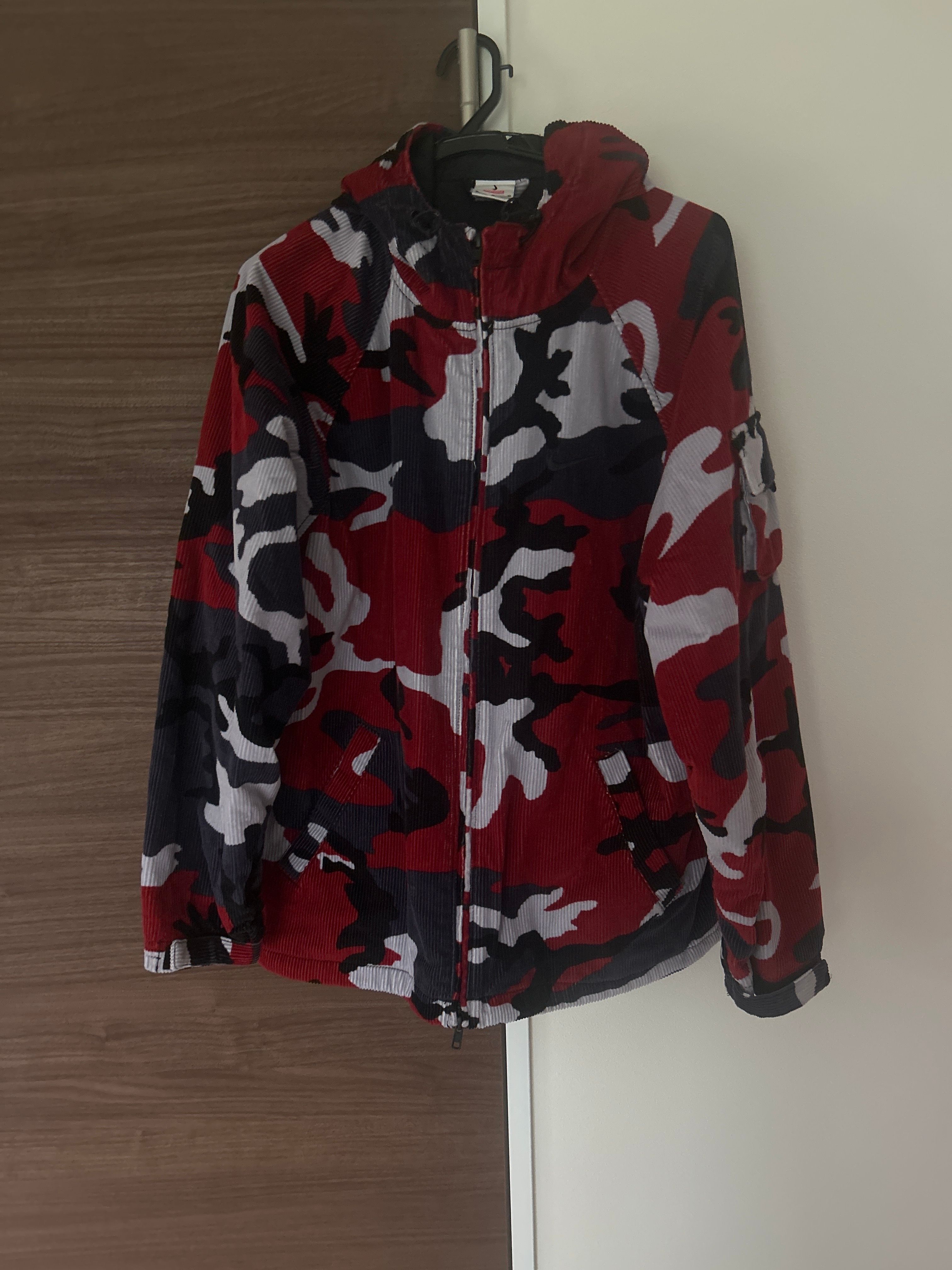 Supreme / Nike Arc Corduroy Hooded Jacket "Red Camo"