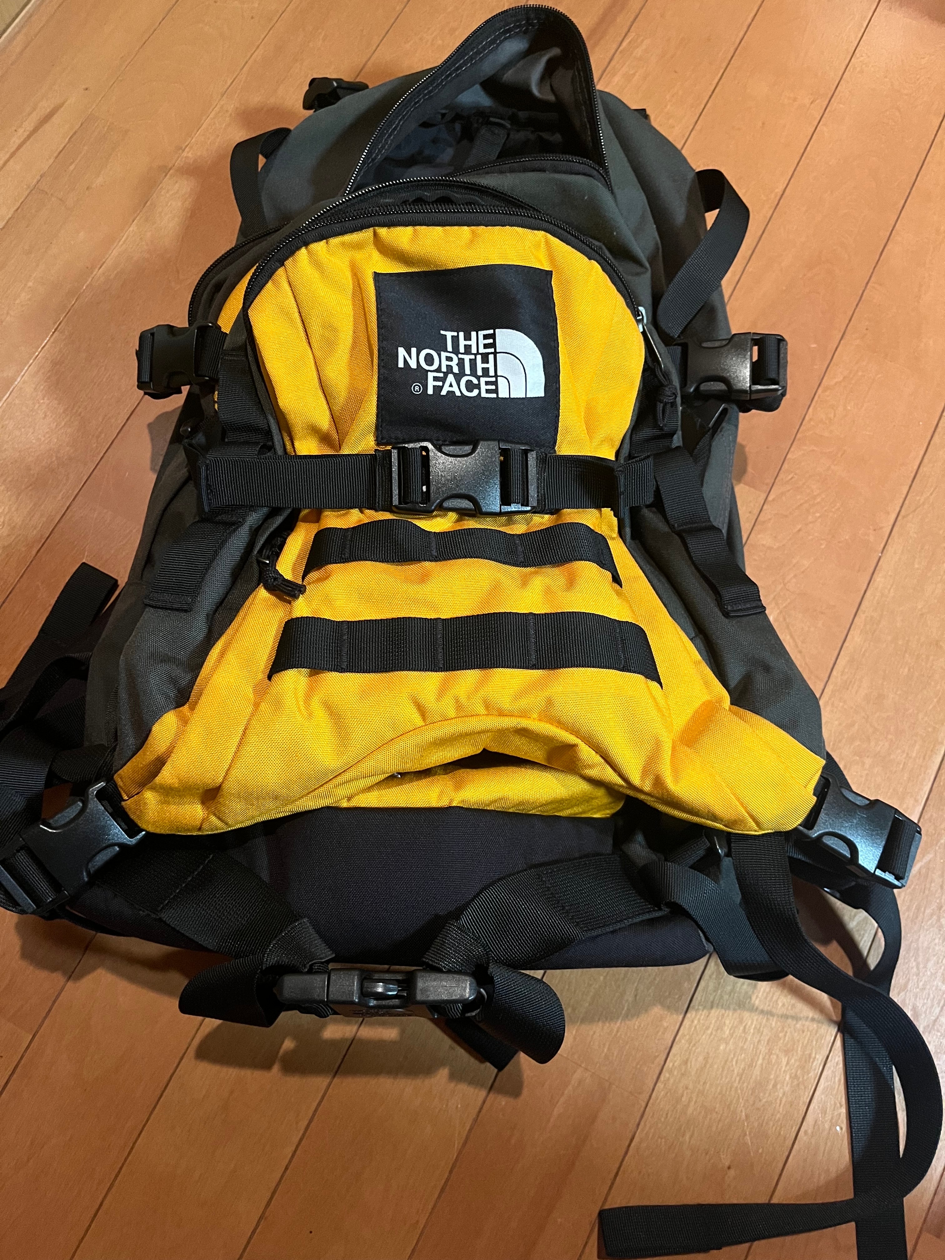 Supreme x The North Face RTG Backpack. 35L "Yellow"