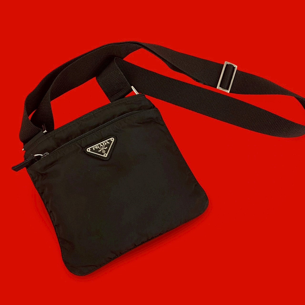 B (目立った傷や汚れなし)】PRADA プラダ 三角ロゴ 金具 ナイロン