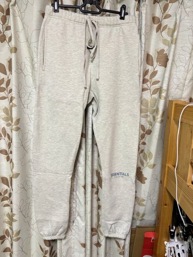 FEAR OF GOD ESSENTIALS スウェットパンツ ライトグレー