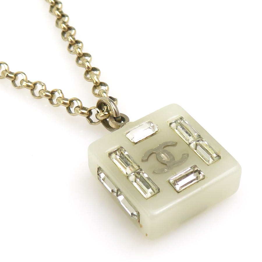 シャネル CHANEL ネックレス ココマーク メタル/レジン ゴールド レディース【中古】 e62413a