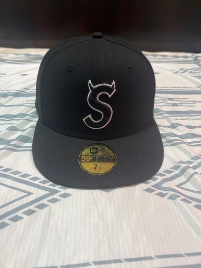 Supreme S Logo New Era "Black" (22FW)