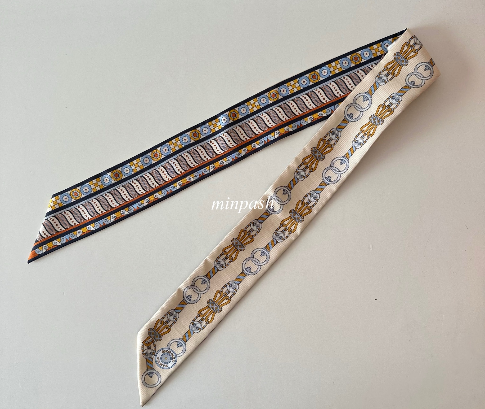 HERMES ツイリー ハーネスの薔薇窓 新品