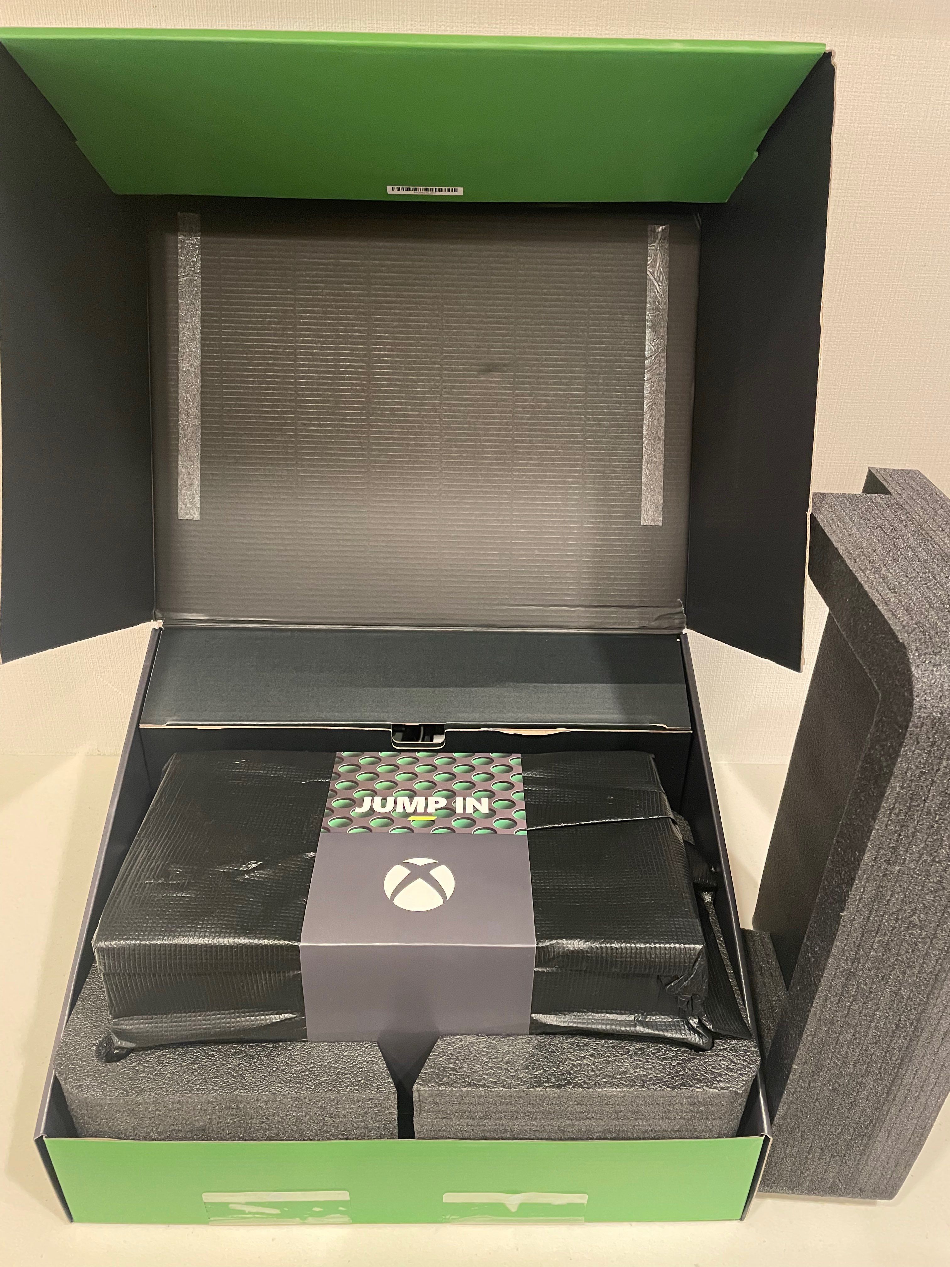 マイクロソフト エックスボックス シリーズ X 1TB ディスク ドライブ "カーボンブラック"