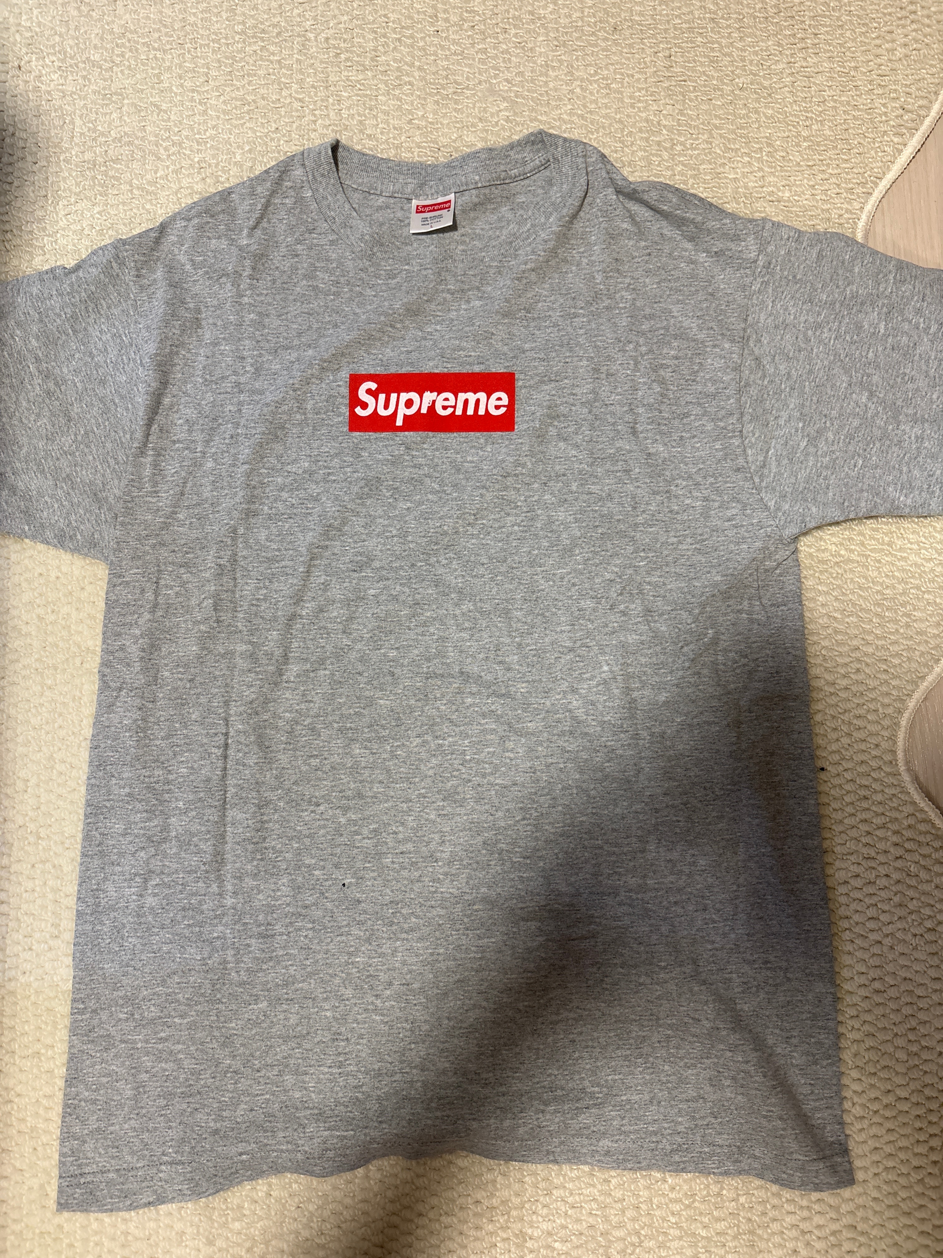 supremeボックスロゴ