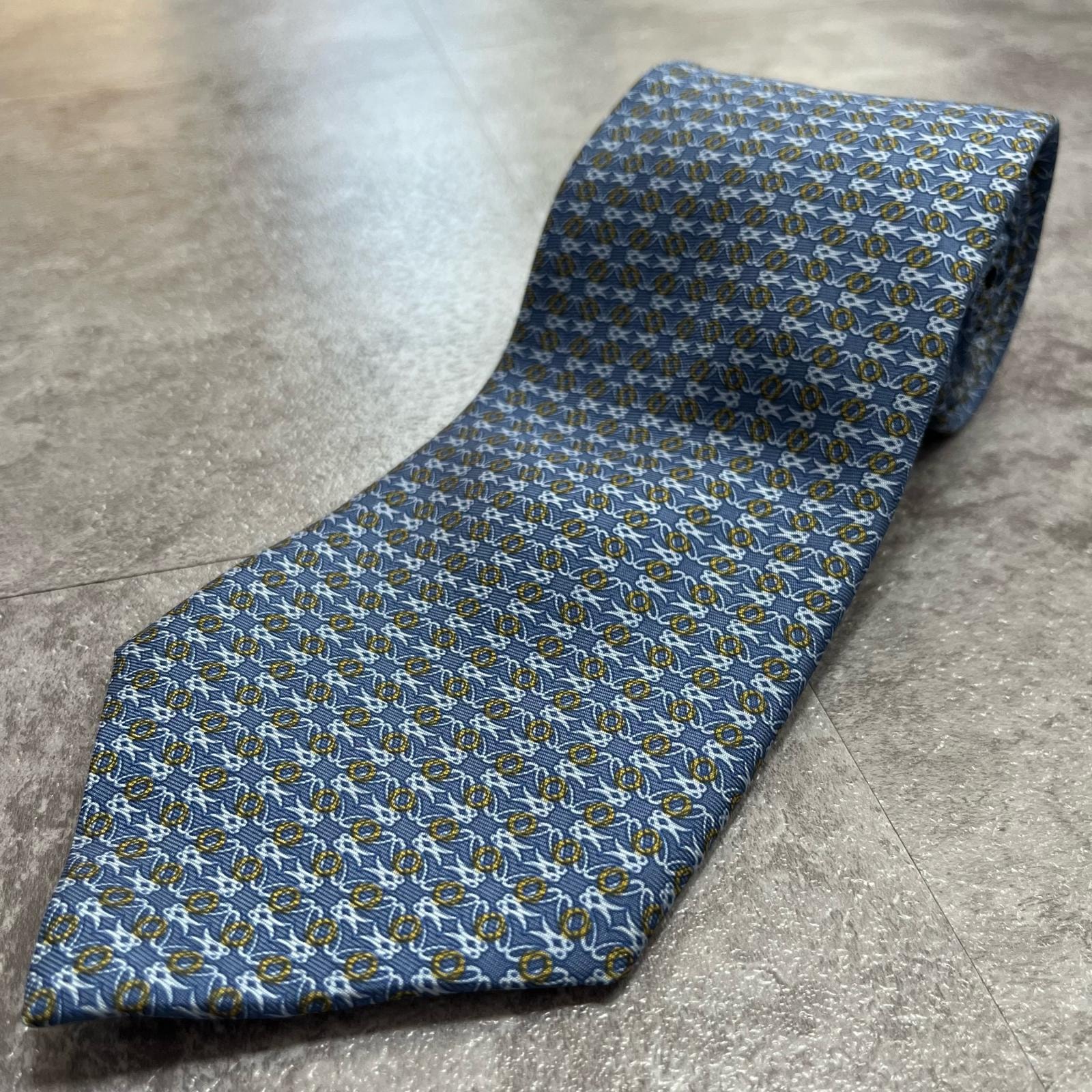 ロエベ ネクタイ メンズ