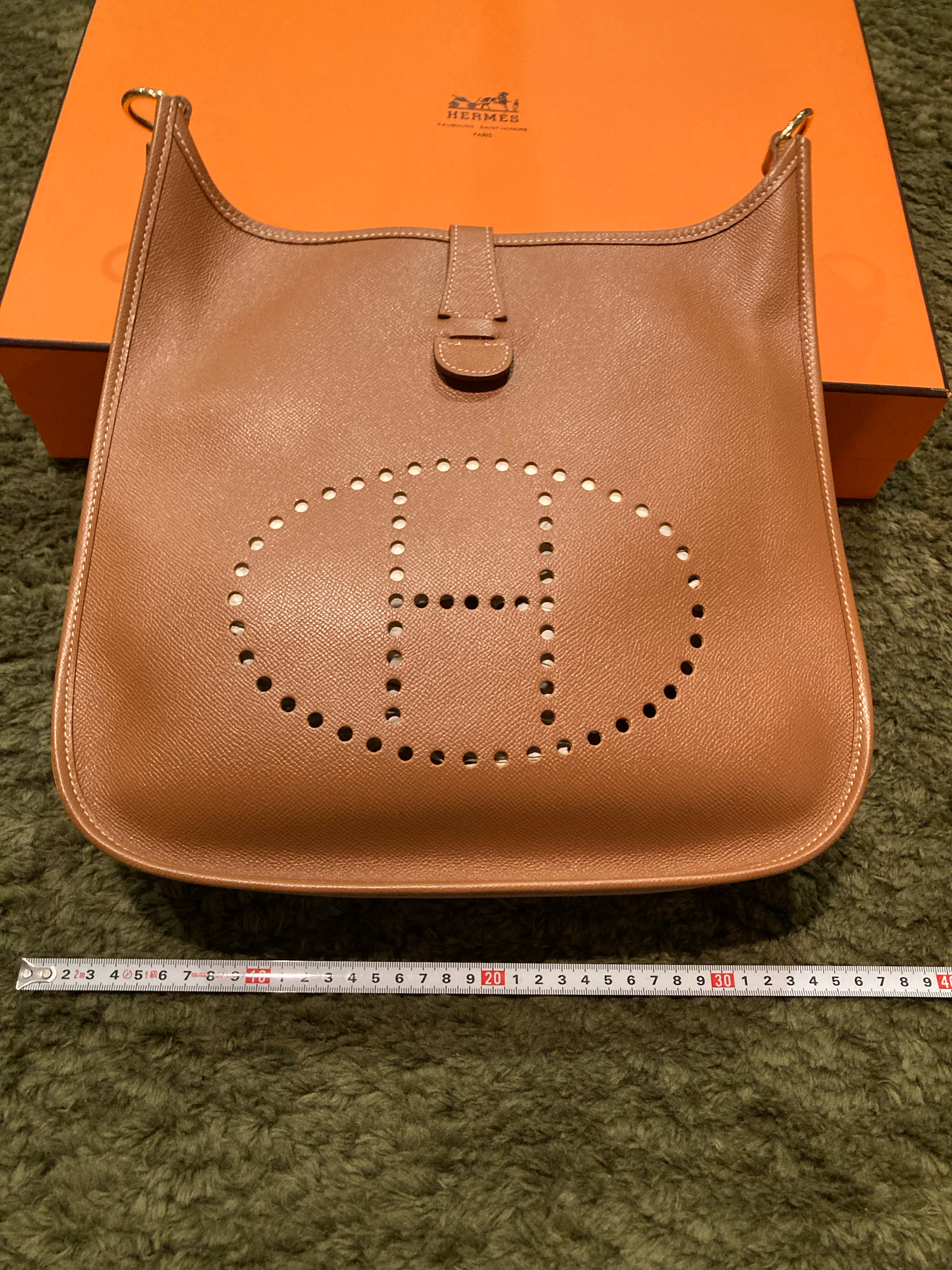 Hermes Evelyne 3 Taurillon Clemence "Gold/Gold"
