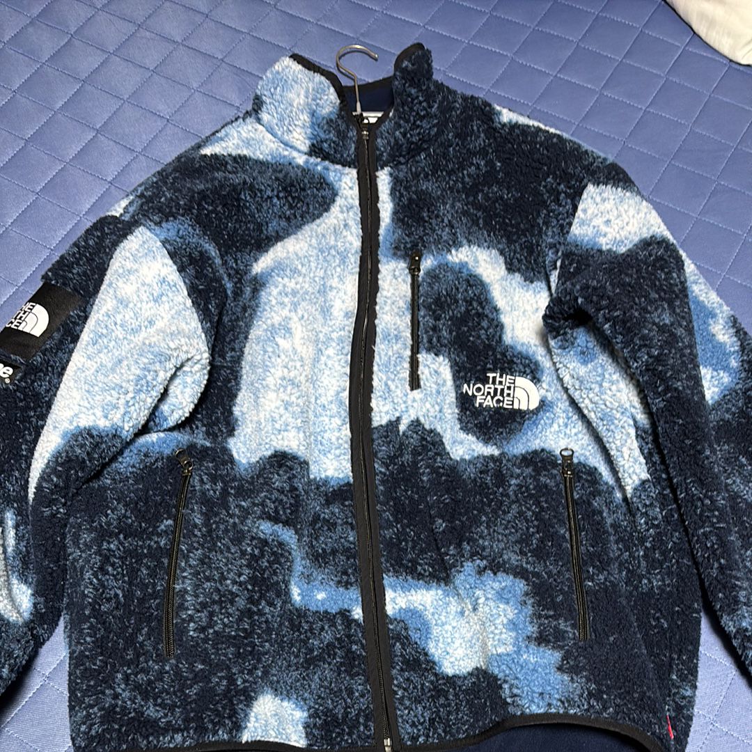 Supreme x The North Face Bleached Denim Print Fleece Jacket "Indigo"