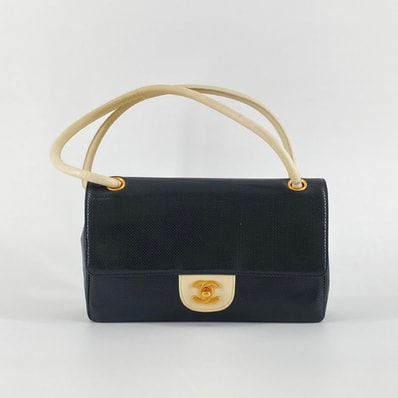 CHANEL(シャネル) パンチング 6番台 A16533 ショルダーバッグ ブラック