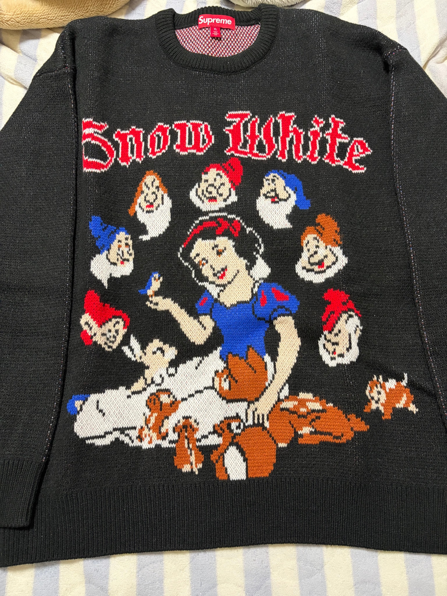 Supreme Snow White Sweater "Black"