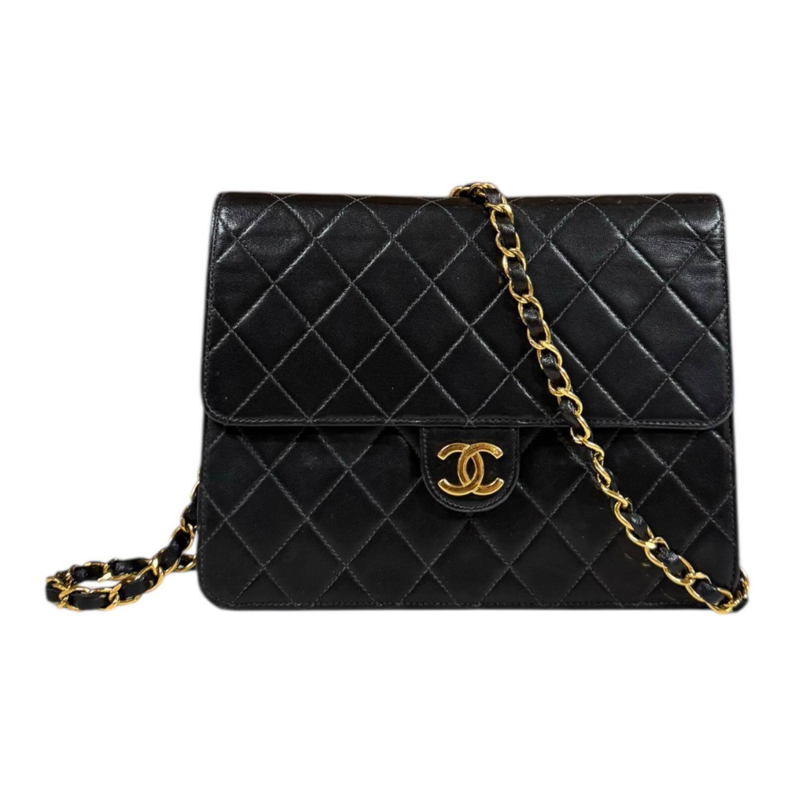 シャネル マトラッセ ショルダーバッグ ラムスキン ブラック レディース CHANEL  中古