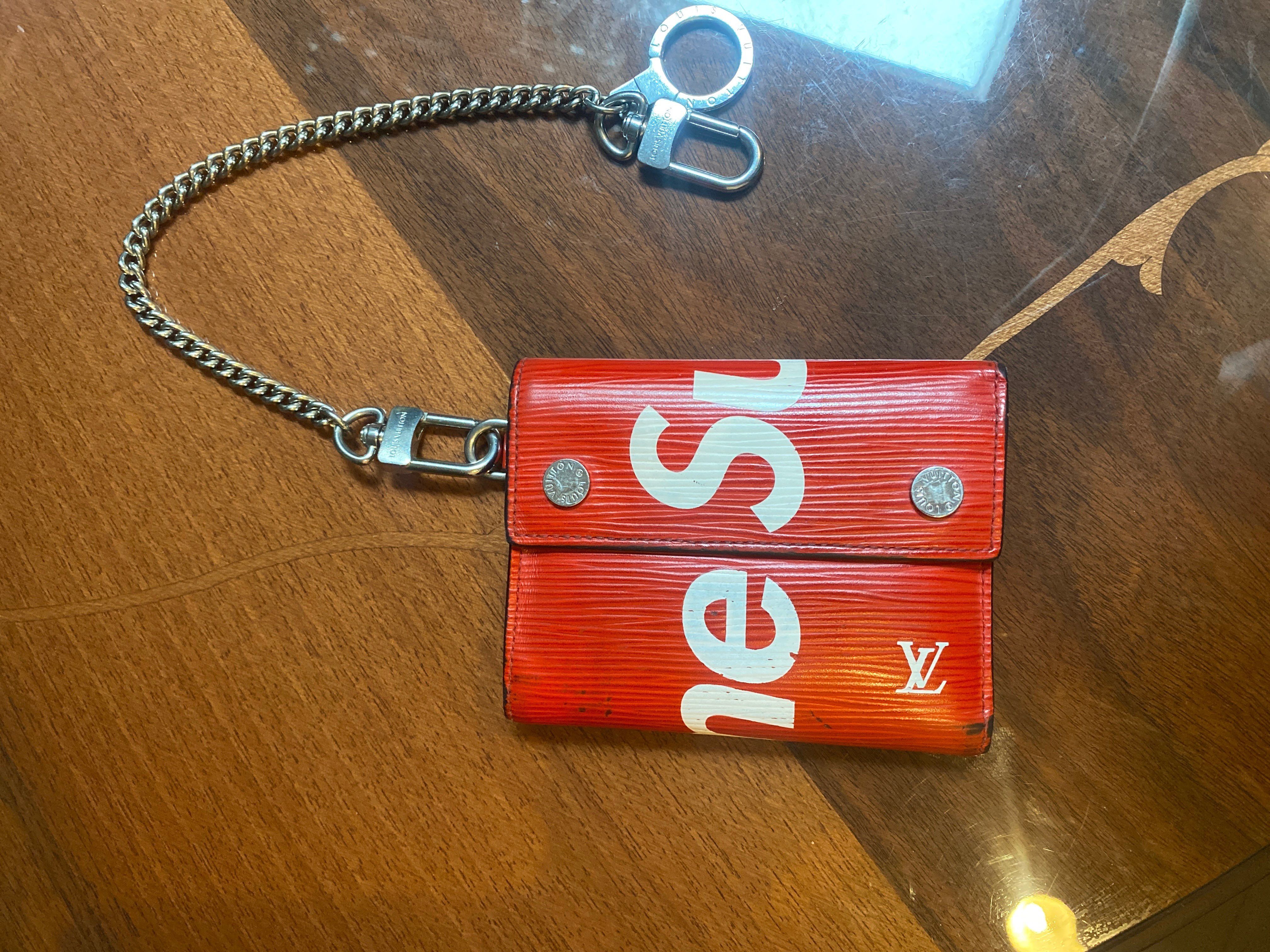 Louis Vuitton x Supreme Chain Wallet "Red"