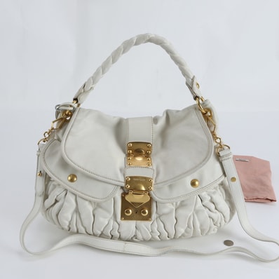 ■美品 ミュウミュウ マテラッセショルダーバッグ レザー