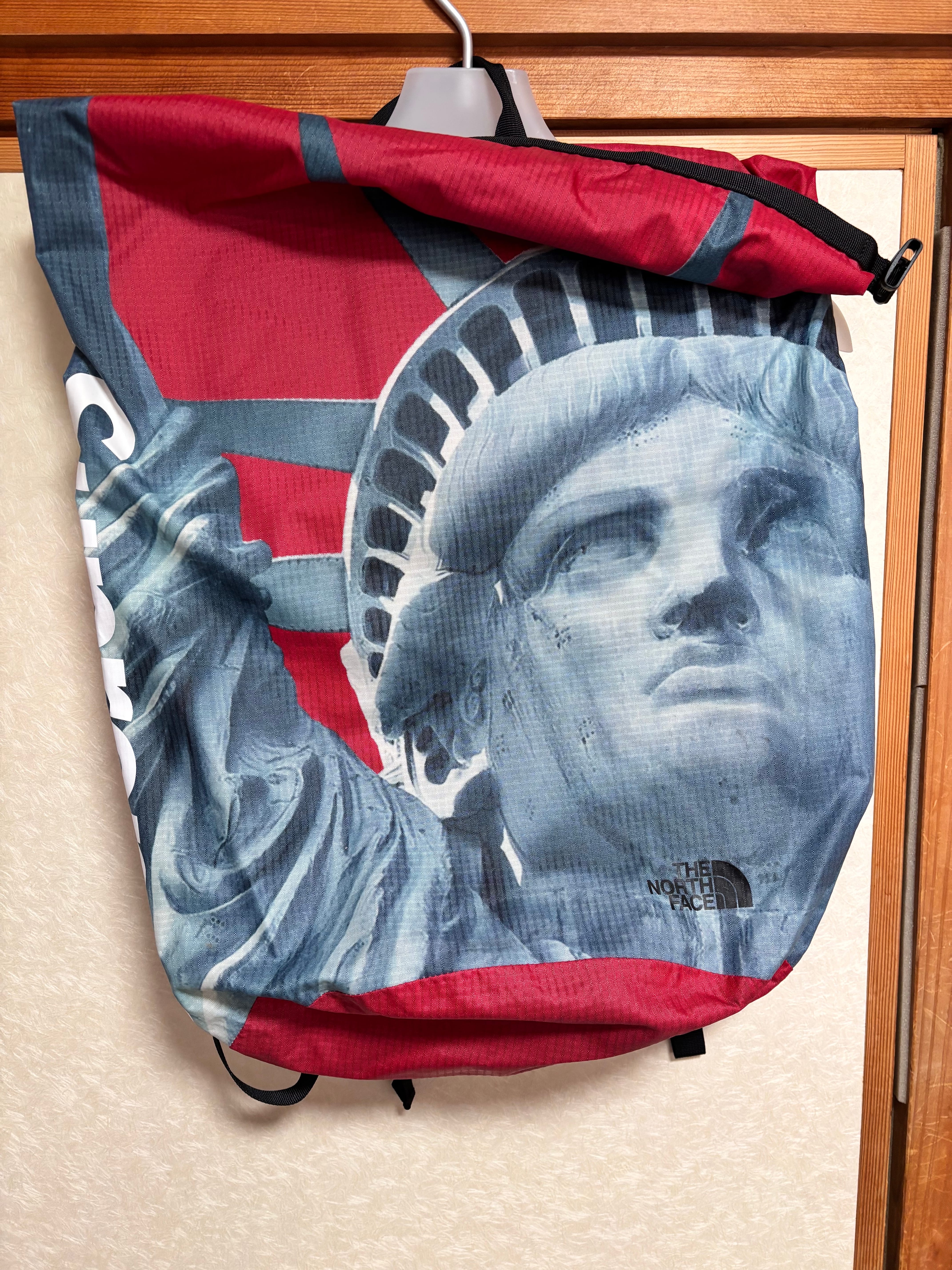 Supreme x The North Face Statue of Liberty Waterproof Backpack "Red"