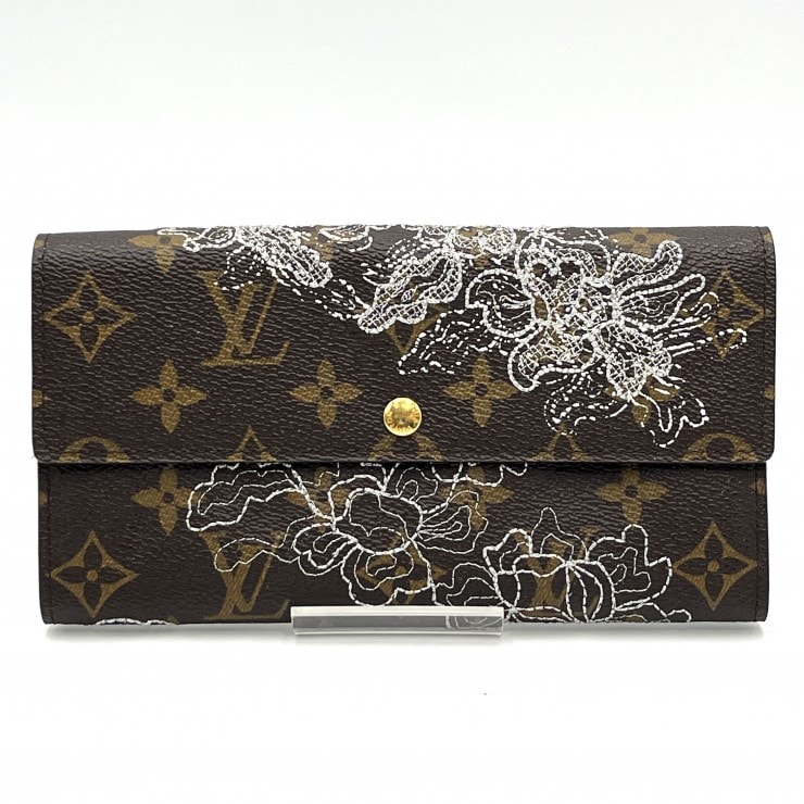 LOUIS VUITTON(ルイ・ヴィトン)ポルトフォイユ・サラ モノグラム・ダンティェル ヴィンテージ 長財布 フラップウォレット 花柄 シルバー刺繍 ゴールド金具 レディース M95389【中古】