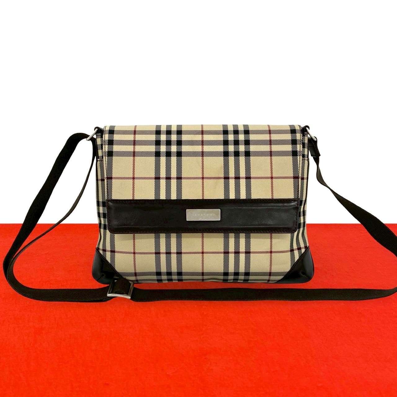 B (目立った傷や汚れなし)】BURBERRY バーバリー ノバチェック 柄