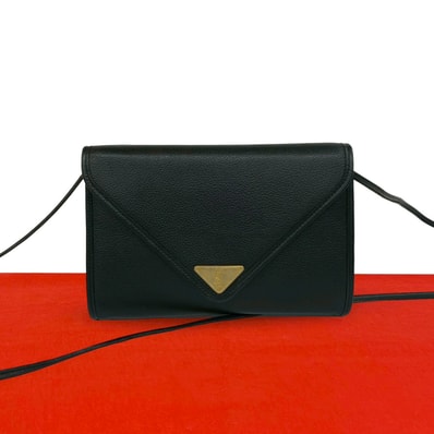 YVES SAINT LAURENT イヴ・サンローラン YSL ロゴ 金具 レザー ショルダーバッグ ブラック
28863
