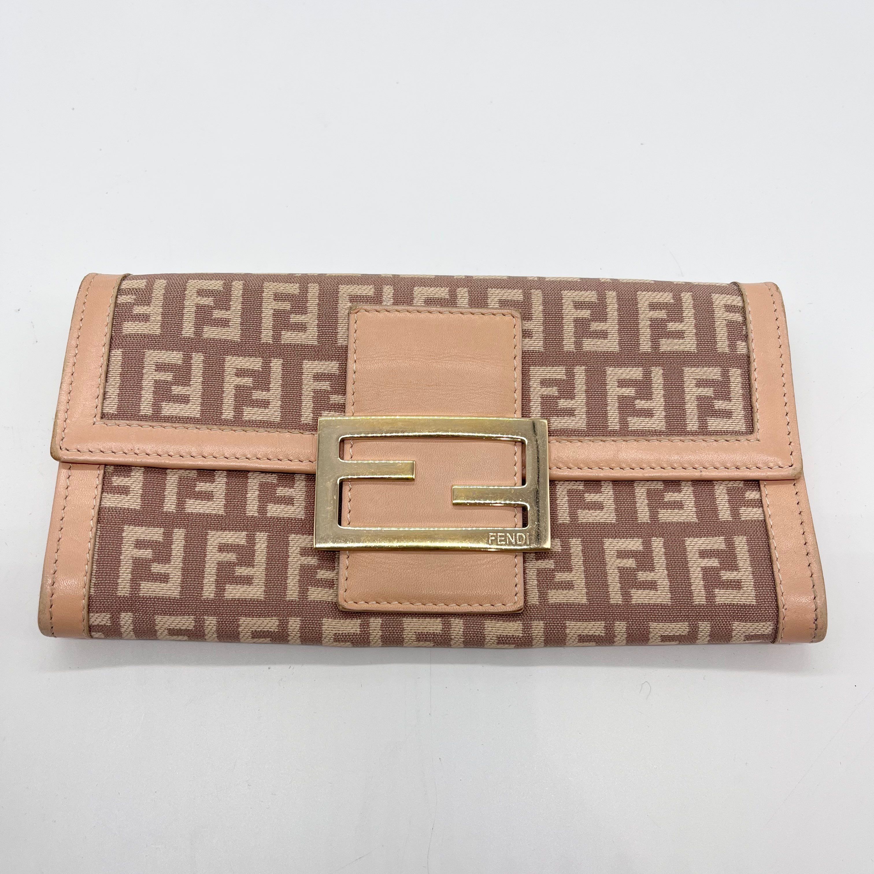 FENDI フェンディ ズッキーノ ズッカ柄 長財布 金具