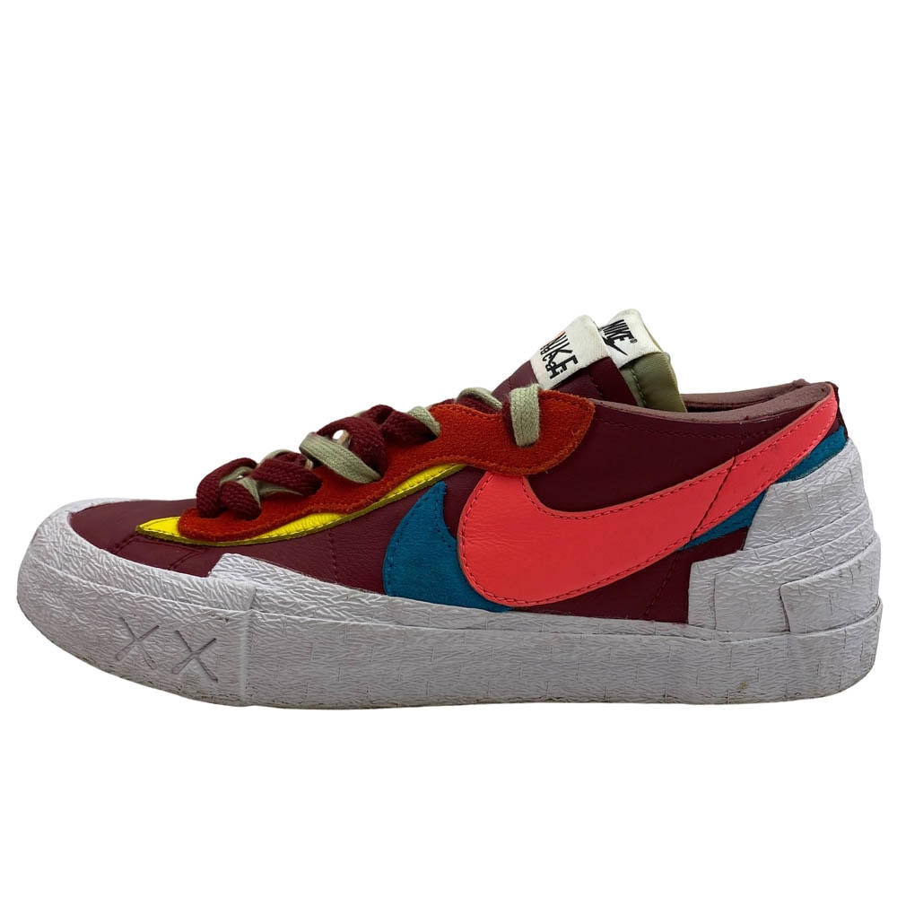 NIKE ナイキ スニーカー DM7901-600 × sacai サカイ KAWS カウズ Blazer Low Team Red ブレーザー ローカットスニーカー ワインレッド系 27cm【中古】