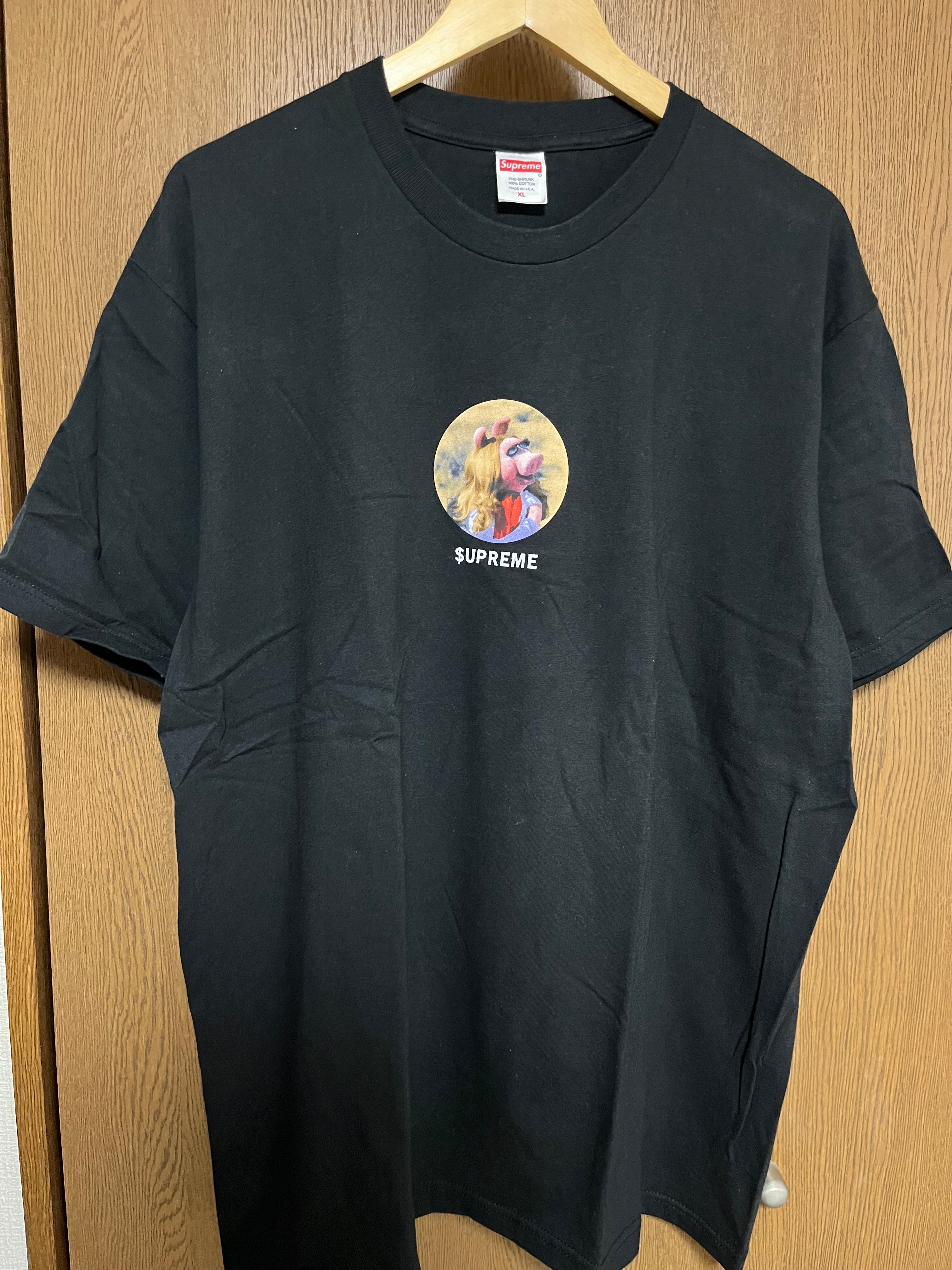 Supreme Miss Piggy Tee "Black"