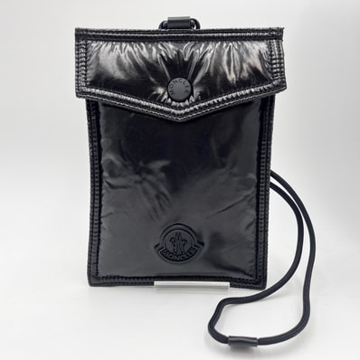 MONCLER(モンクレール)POCKET PHONE CASE ネックポーチ ショルダーバッグ ナイロン ブラック レザー カードポケット付 I209B6B00001 M3497