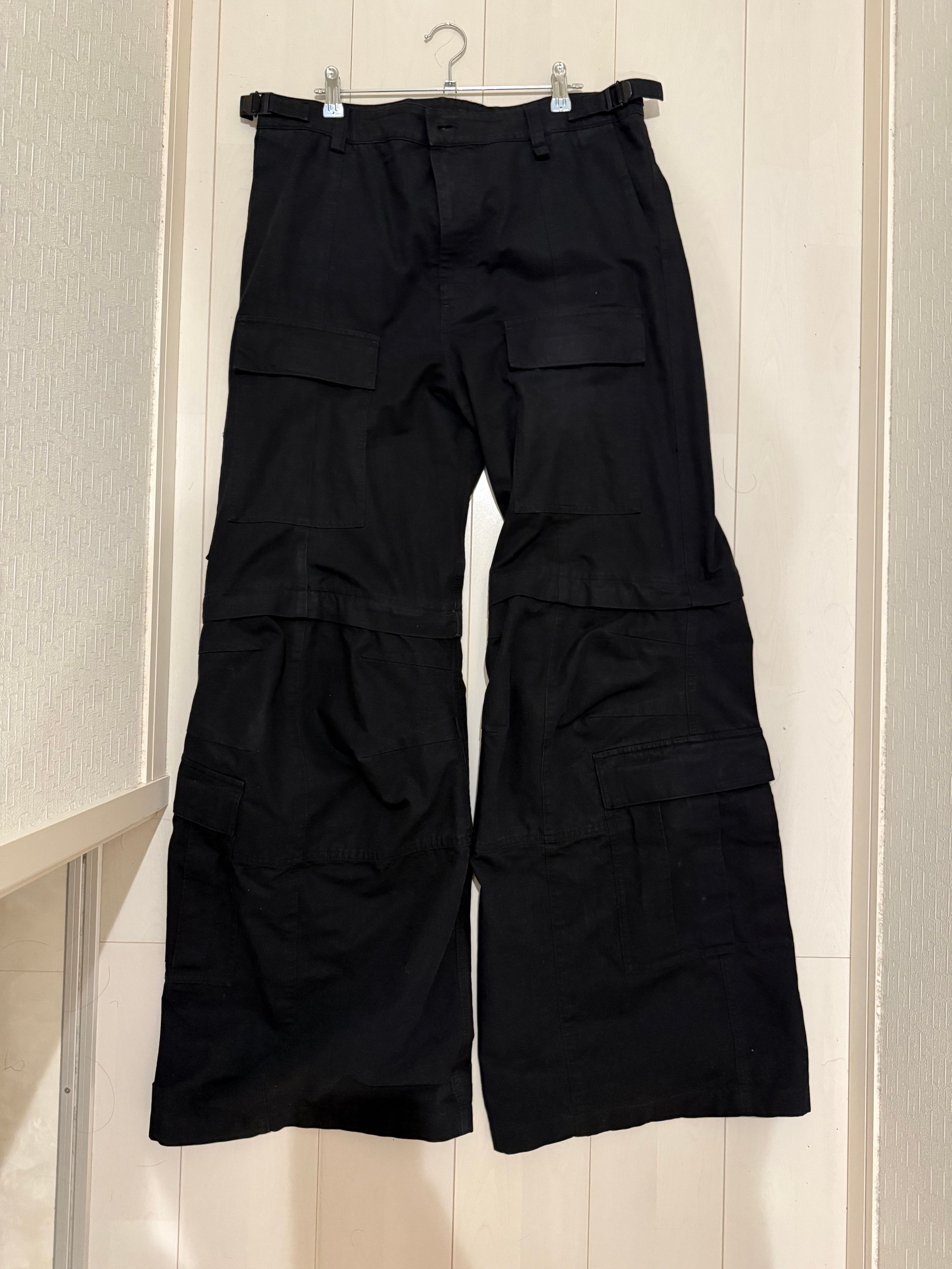 BALENCIAGA FlaRed Cargo Pants "Black"