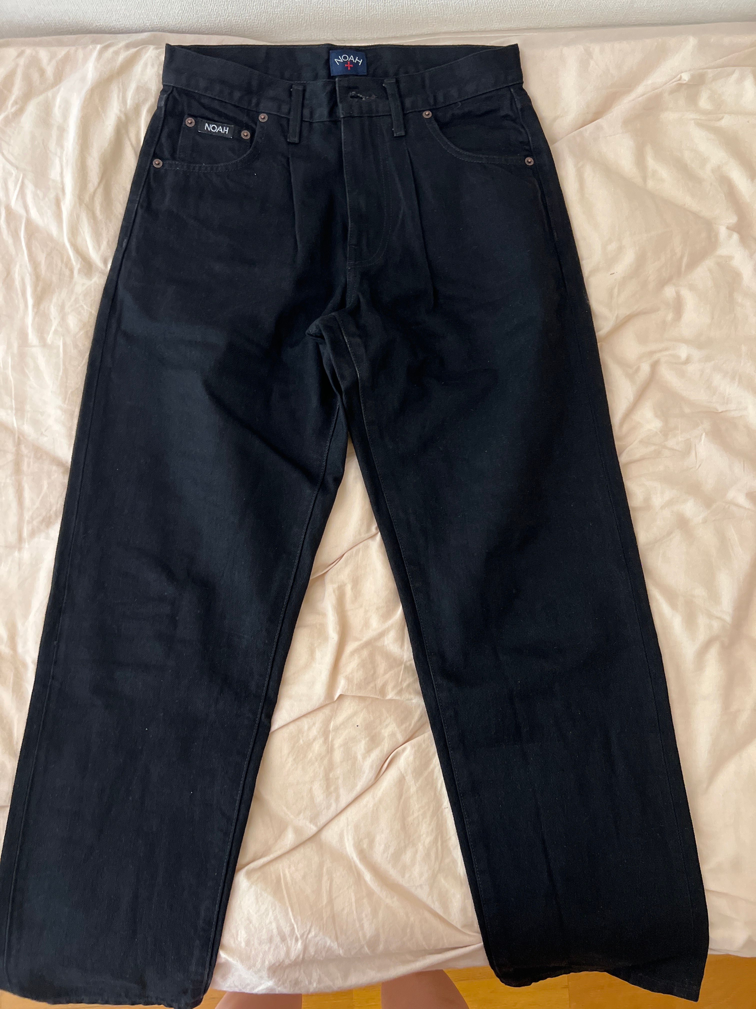 Noah Pleated Jean "Black"