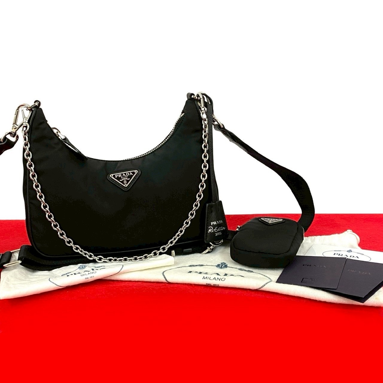 PRADA プラダ 三角ロゴ 金具 ナイロン ショルダーバッグ ブラック
 23482