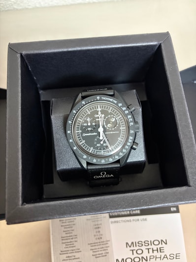 Snoopy x OMEGA x Swatch BIOCERAMIC MoonSwatch Mission To The Moonphase "Black" SO33B700