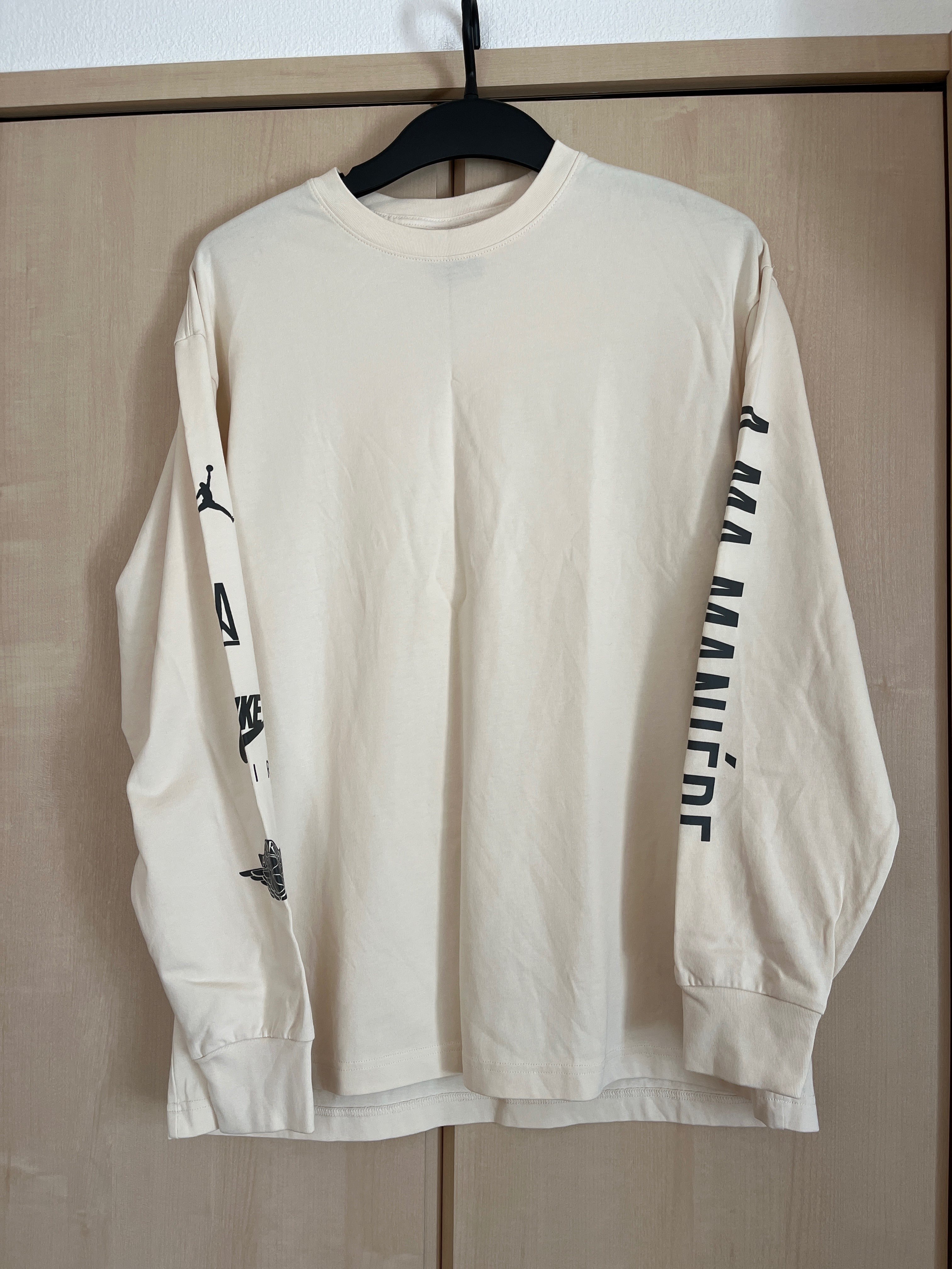 A MA MANIERE × JORDAN Long Tee "Light Cream/Black" CV3448-292 / CV3449-292