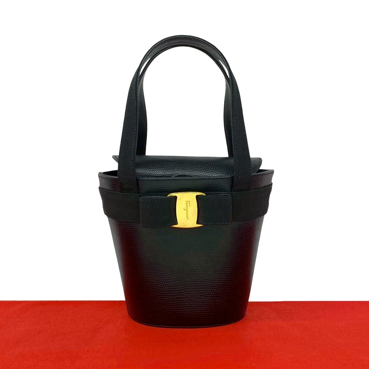 Salvatore Ferragamo サルヴァトーレフェラガモ ヴァラリボン 金具 レザー ハンドバッグ ブラック
 59393