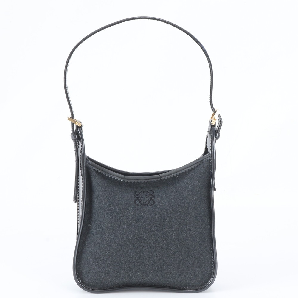 ■美品 ロエベ アナグラムショルダーバッグ レザー