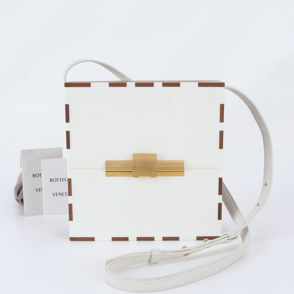 ■美品 ボッテガヴェネタデイジー ショルダーバッグ レザー