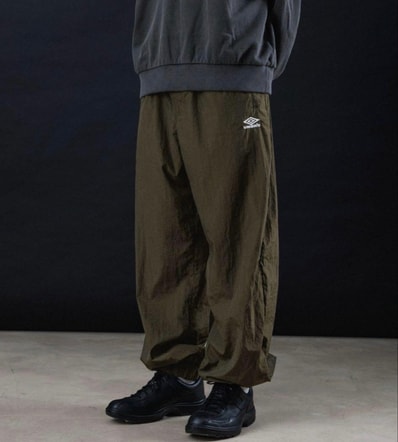 UMBRO x BELPER x M TO R 24AW Track Pants "Khaki"