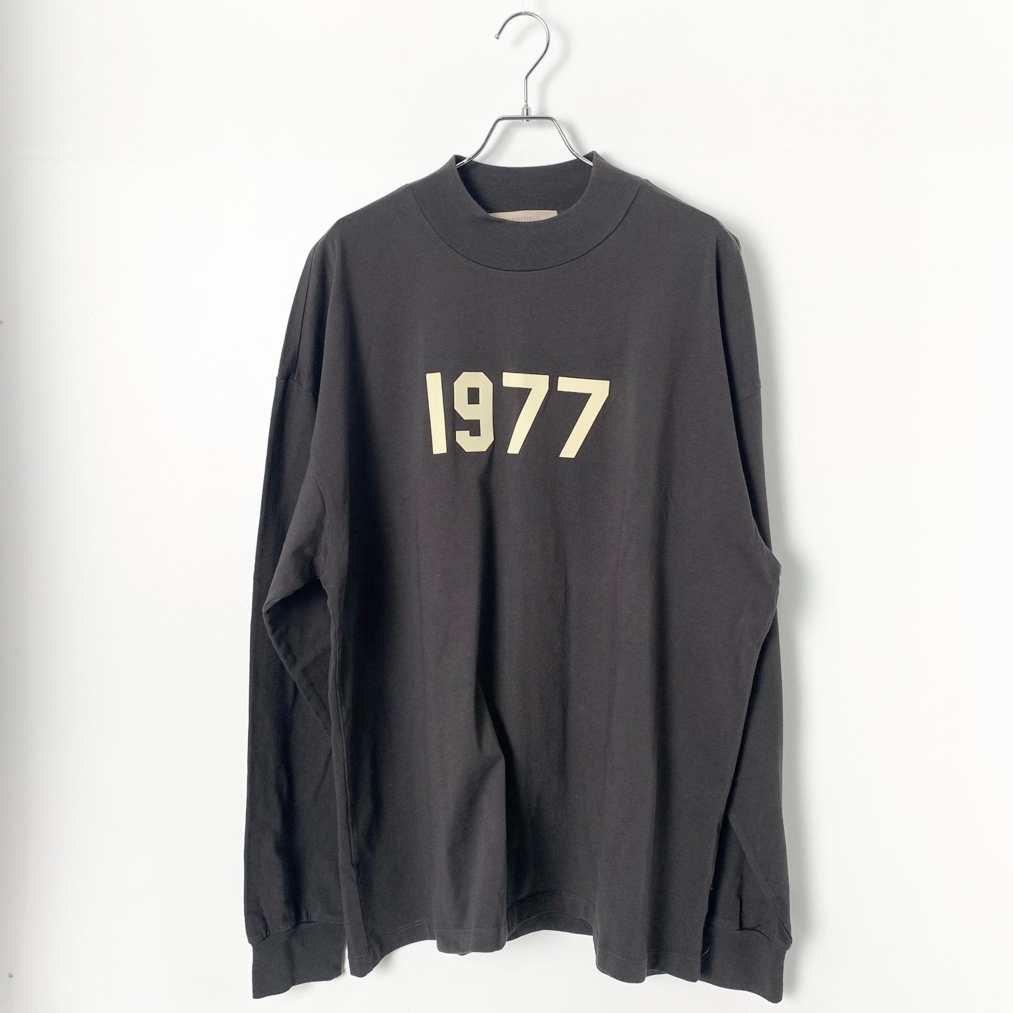FEAR OF GOD ESSENTIALS 1977 L/S T-SHIRT "Iron"