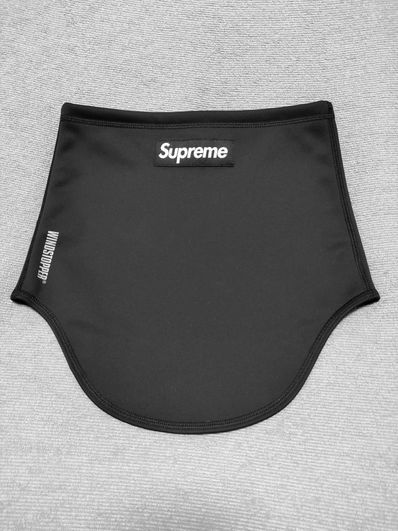 Supreme WINDSTOPPER Neck Gaiter Supreme WINDSTOPPER Neck Gaiter