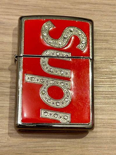 Supreme Swarovski® Zippo® Supreme Swarovski® Zippo®