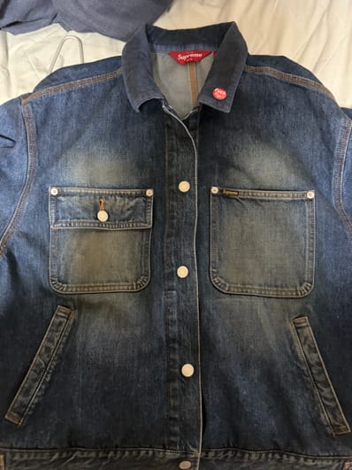 Supreme Distressed Selvedge Trucker Jacket (25FW) "Washed Indigo"