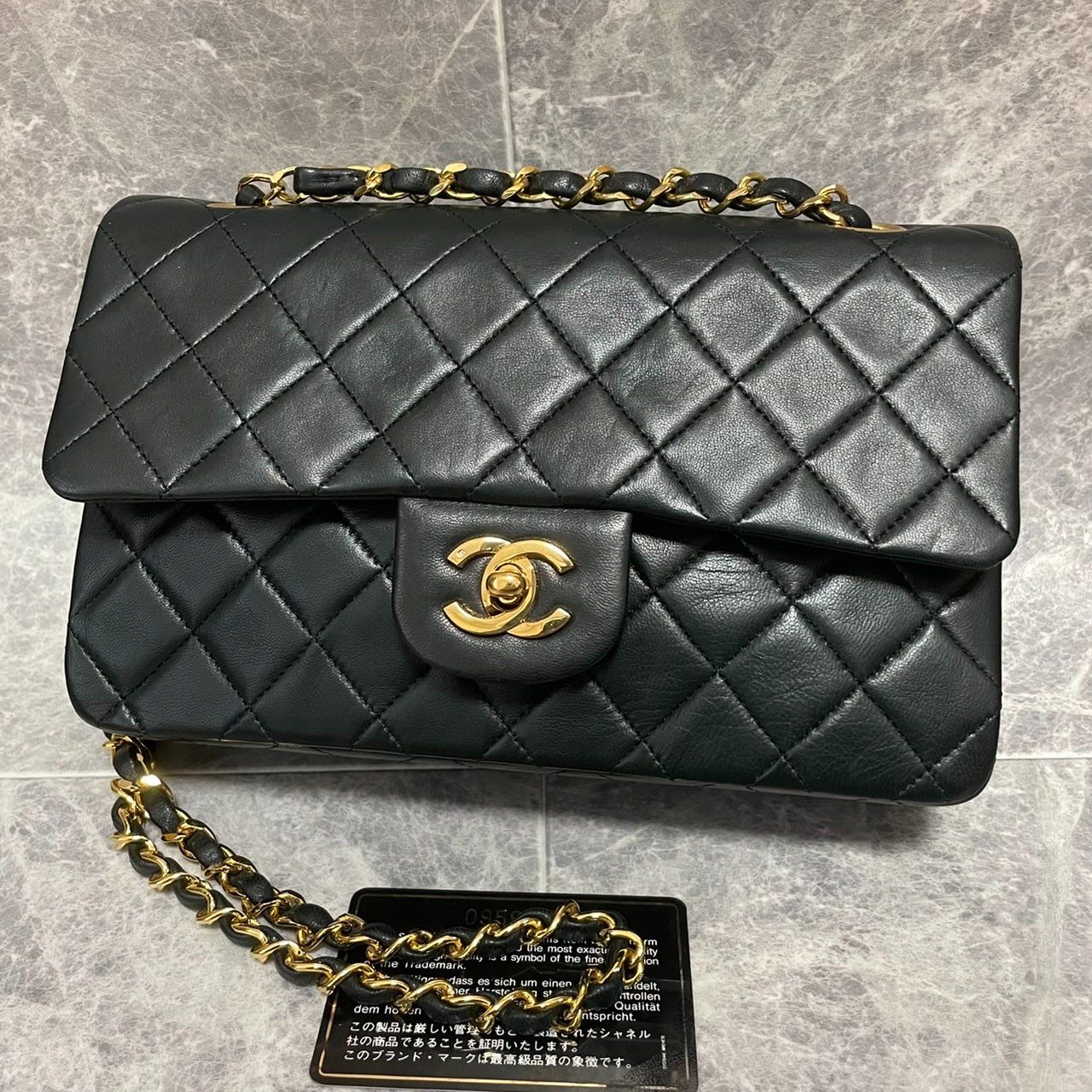 CHANEL Lambskin Matelasse Shoulder Bag "Black"