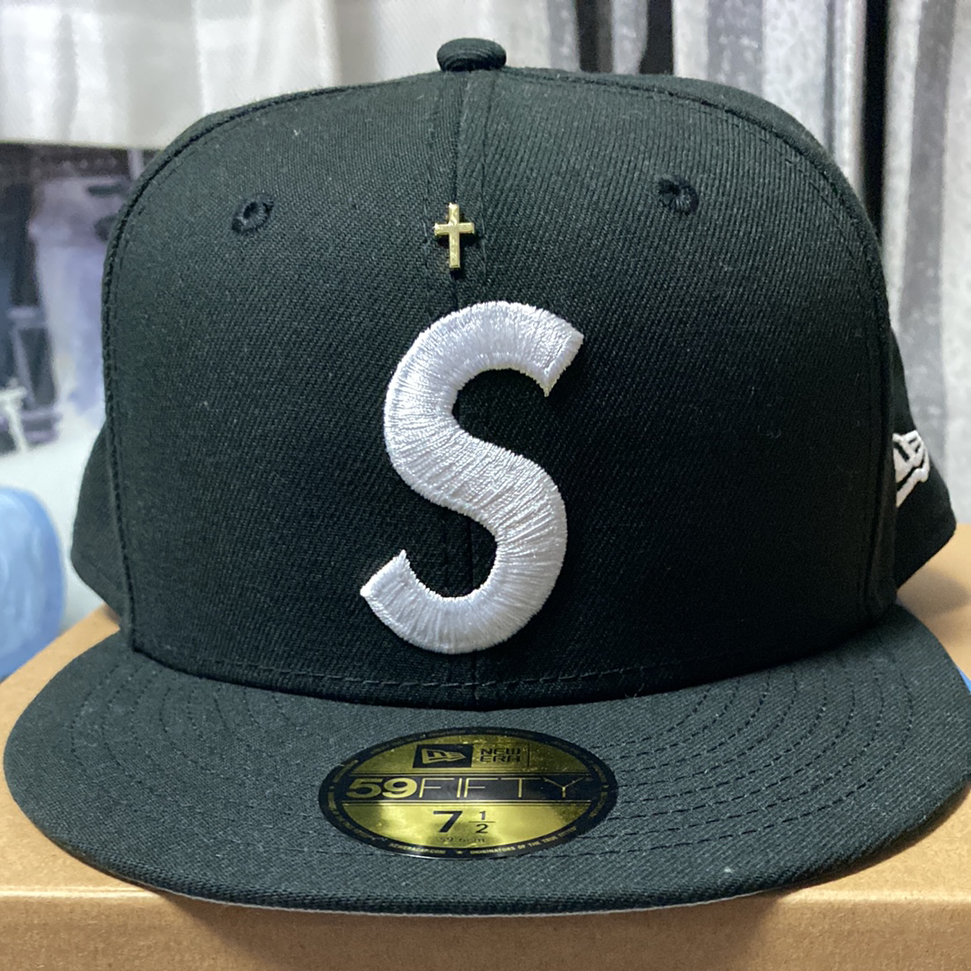 Supreme Gold Cross S Logo New Era "Black"