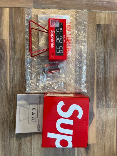 Supreme / Seiko Marathon Clock "Red"